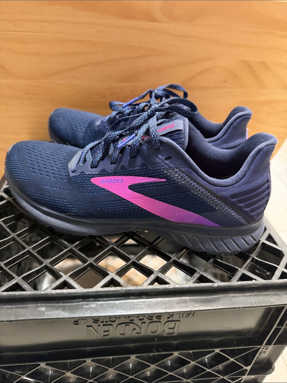 Brooks Anthem 5 Women’s Navy/pink Size 9